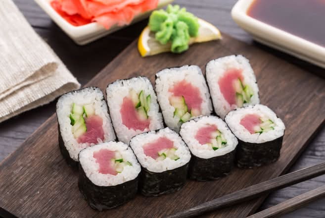 M8 Tuna cucumber roll 金枪鱼青瓜卷